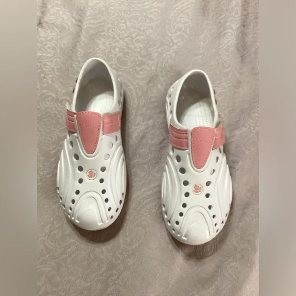 Dawgs Strap Athletic Shoes Size 5